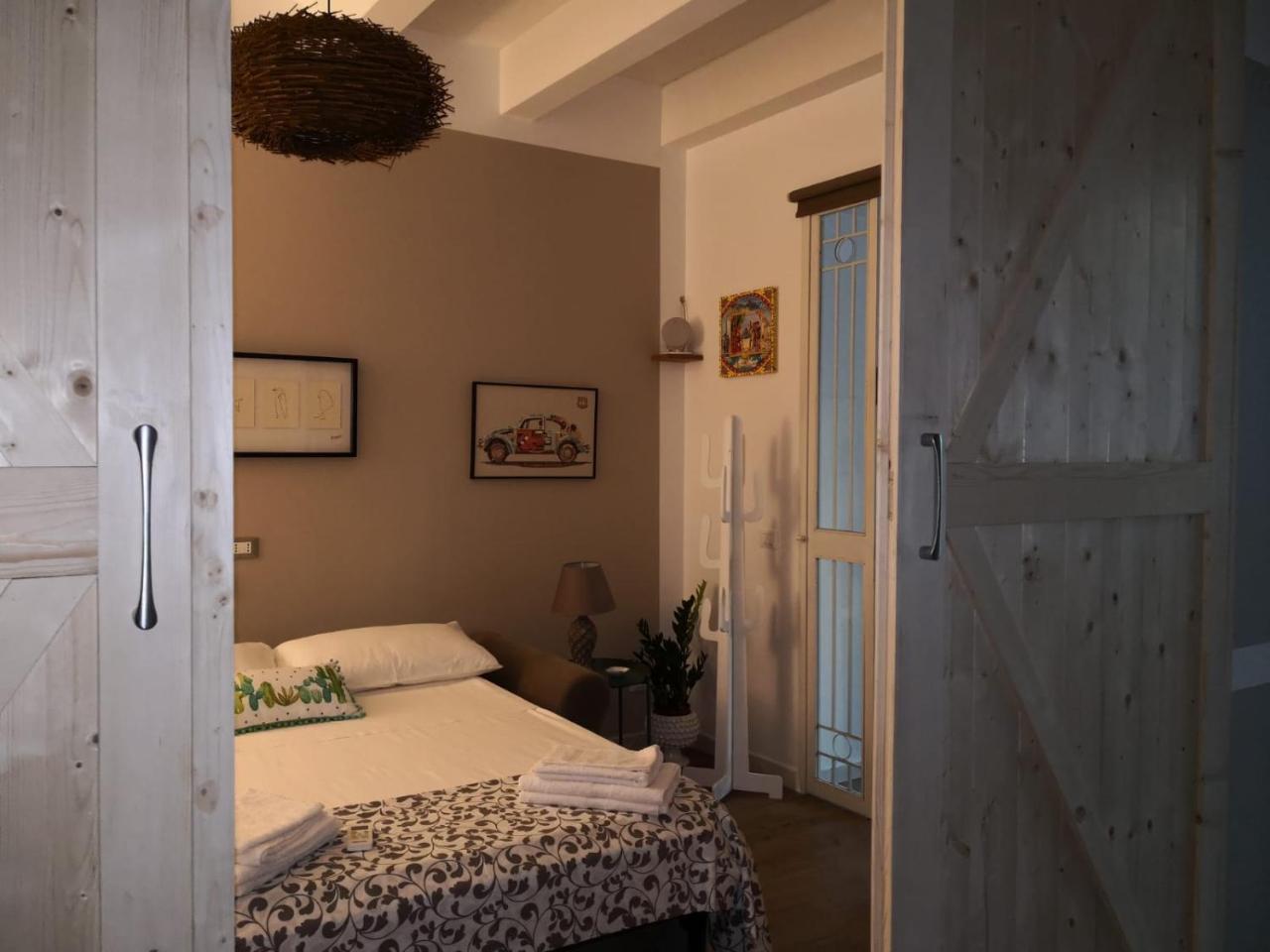 Alla Statua Apartment Palermo Bagian luar foto